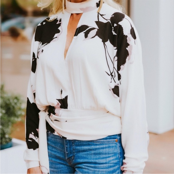 BlOGGER FAVORITE ✨ | FREE PEOPLE | Say you Love Me Blouse | Long sleeve | Small - Picture 2 of 6